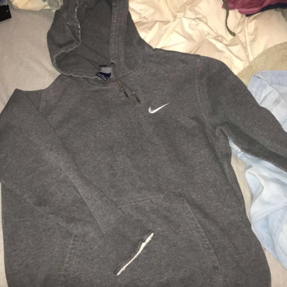 Unisex grey nike sweatshirt